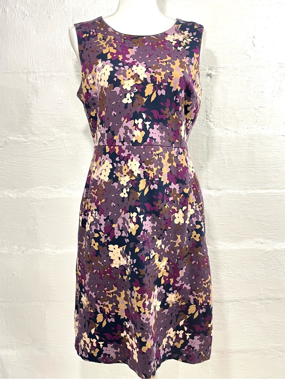 LANDS' END SLEEVELESS FLORAL FITTED DRESS